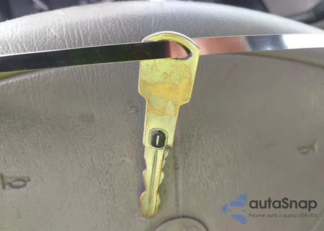 2004 Buick Century из США, поврежденный, VIN 2G4WS52J641238965